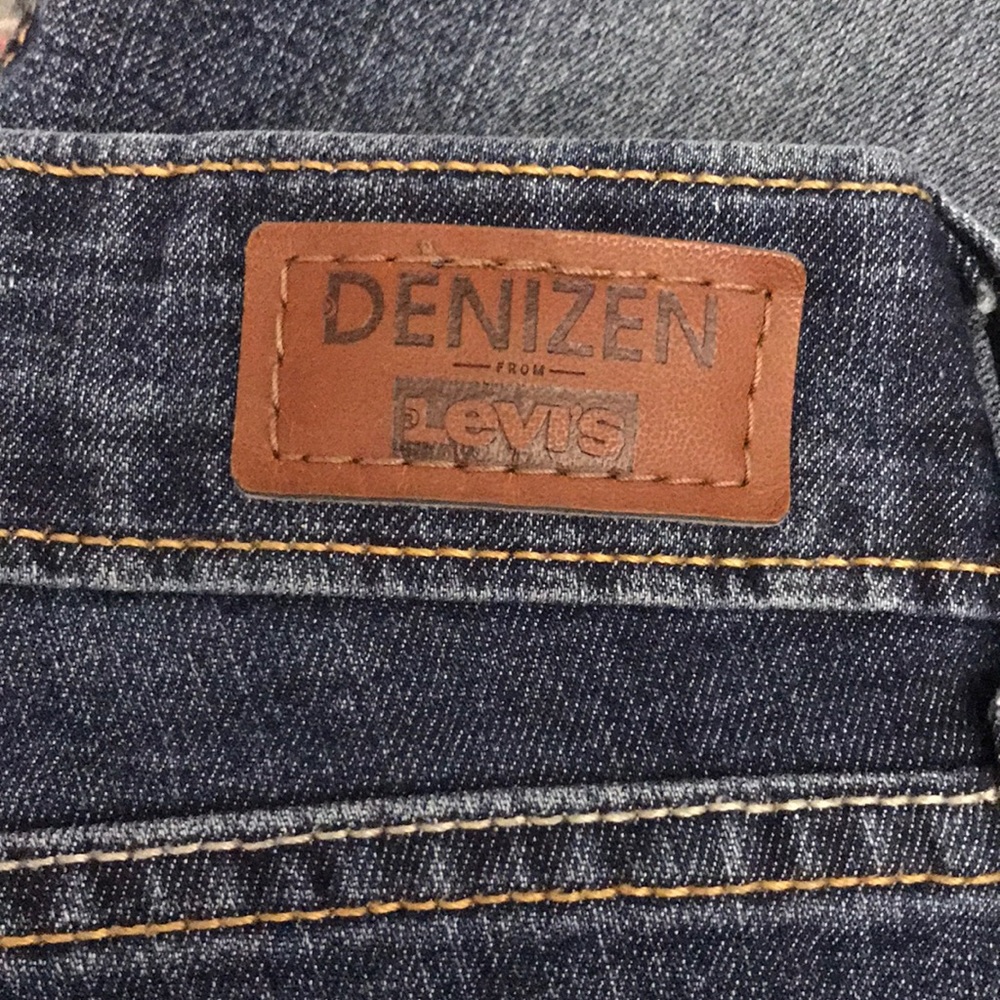 Denizen from Levis Modern Skinny Cropped Jeans - Picture 4 of 5